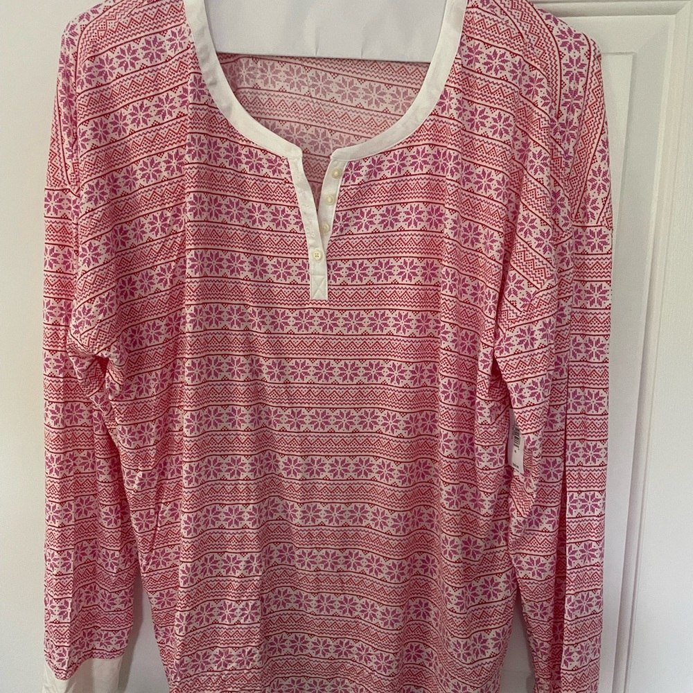 Ladies snowflake pattern sleepwear top